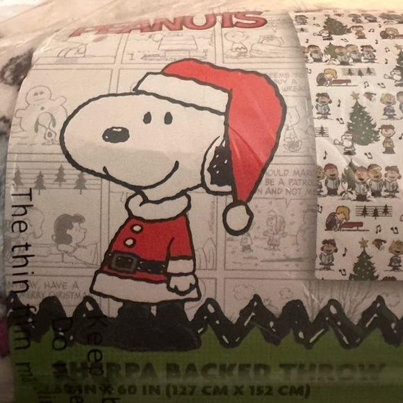 NWT Peanuts Snoopy Christmas Sherpa Backed Throw 50" X 60" Super Soft Blanket - Picture 2 of 5